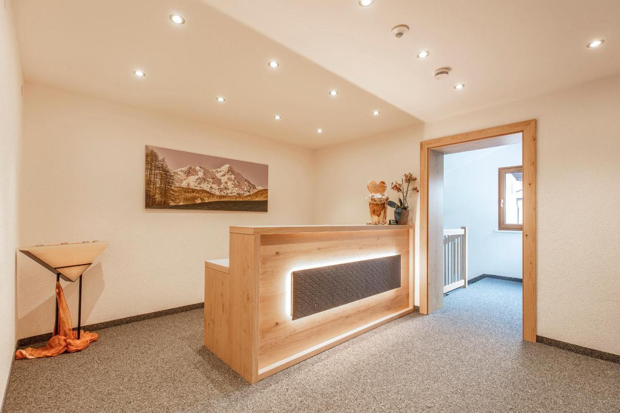 One-Bedroom Apartment,1265771998:JPEG