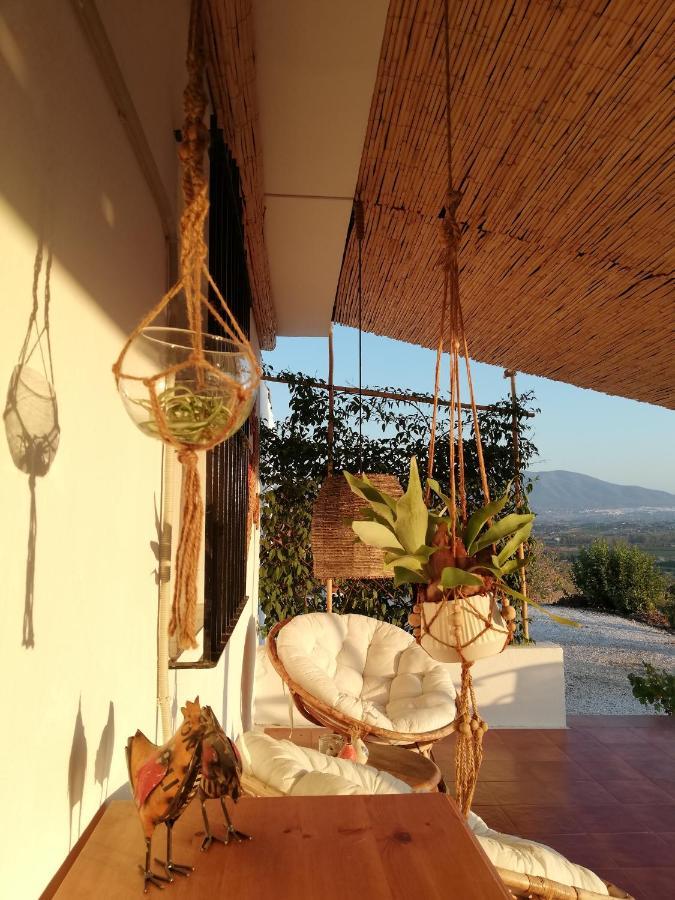 Estudio con vistas a las montañas