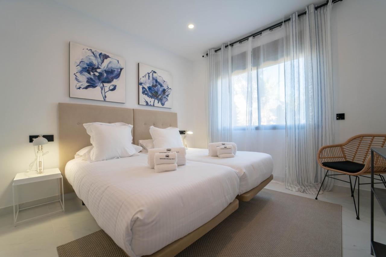 Two-Bedroom Apartment,1076460496:JPEG