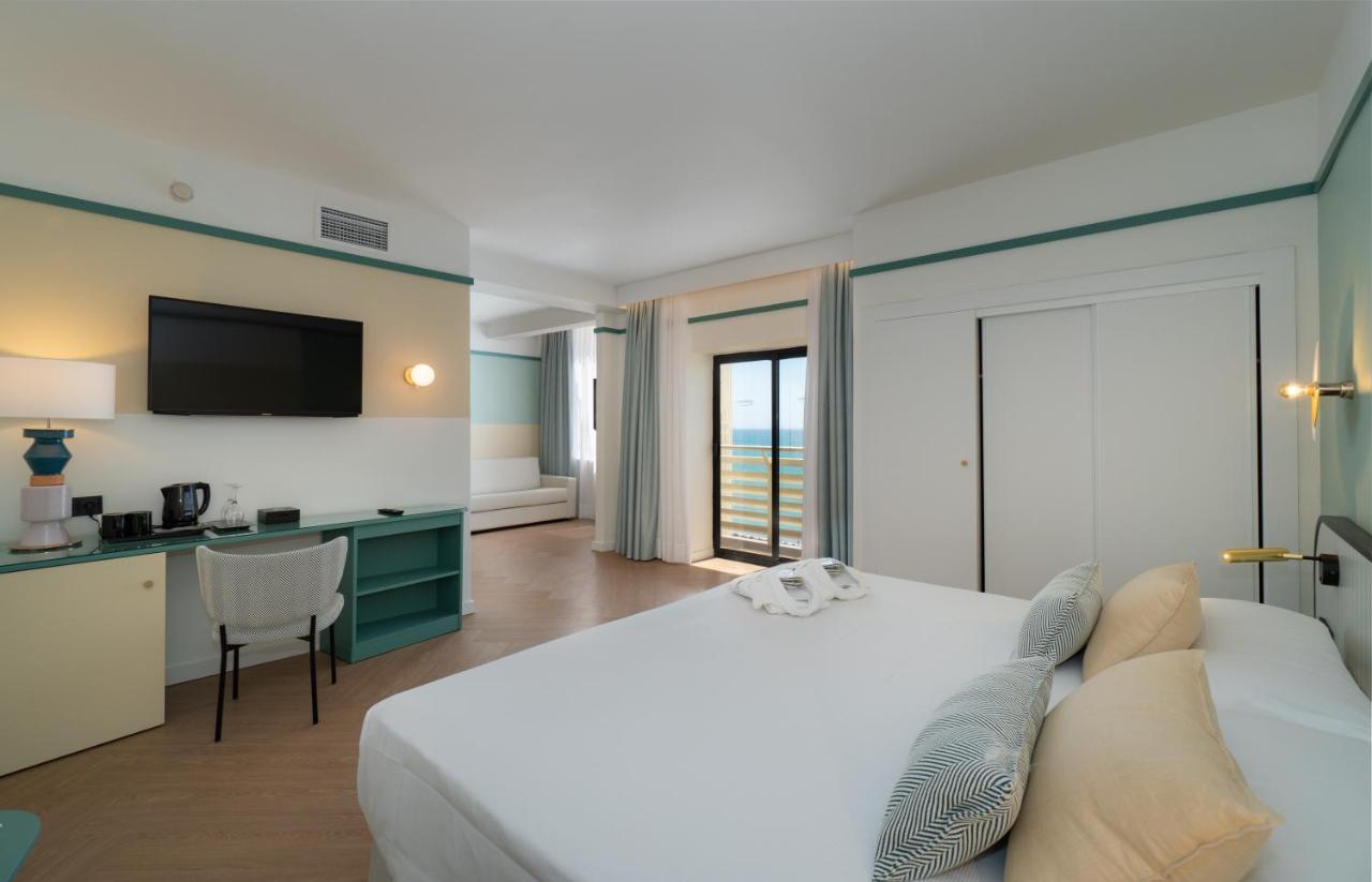 Suite Júnior (3 Adultos + 1 Criança)