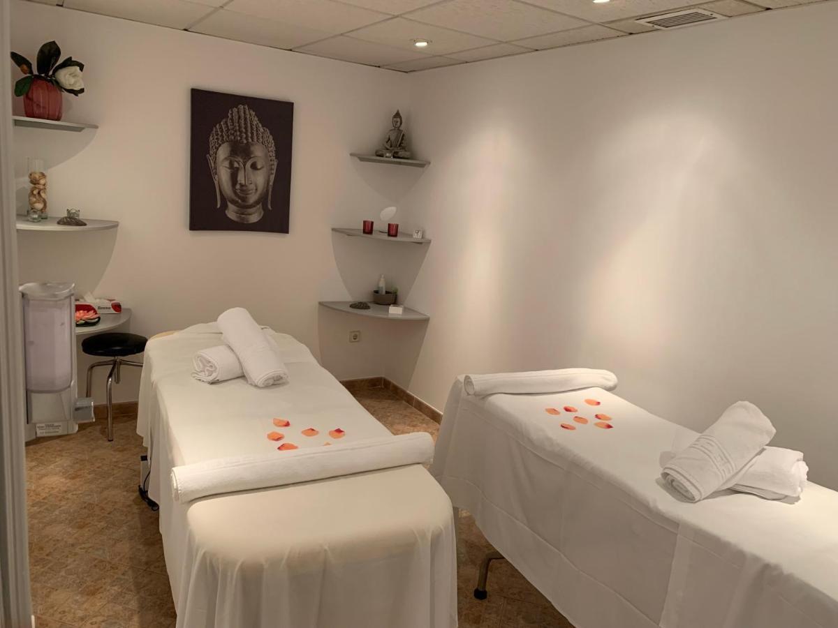 One-Bedroom Apartment Spa