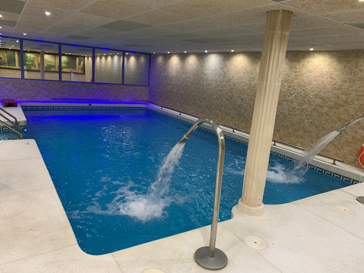 One-Bedroom Apartment Spa