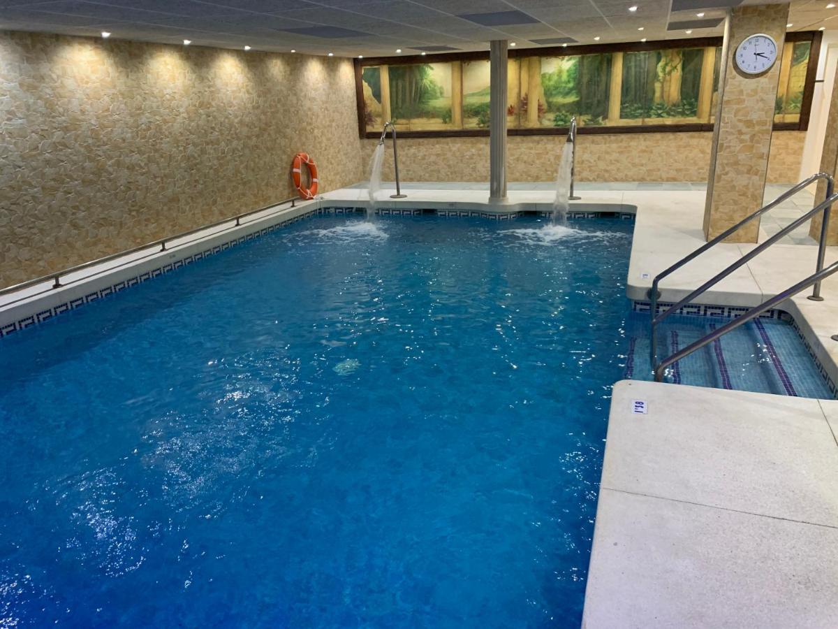 One-Bedroom Apartment Spa