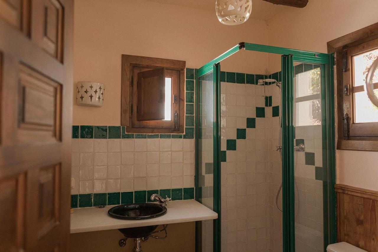 Classic Double Room with Balcony,1231987151:JPEG