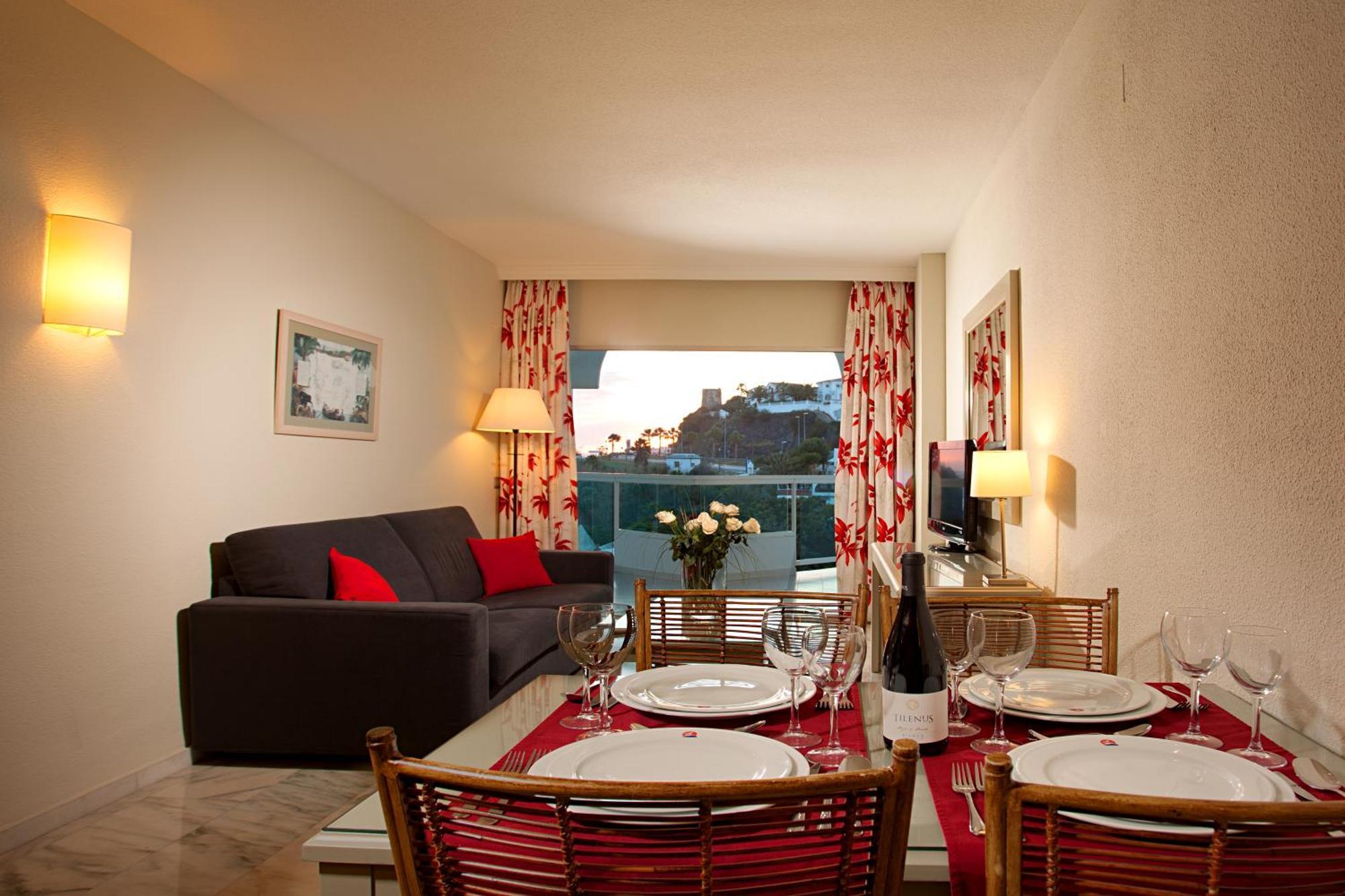 Two-Bedroom Apartment Terrace,704589511:JPEG