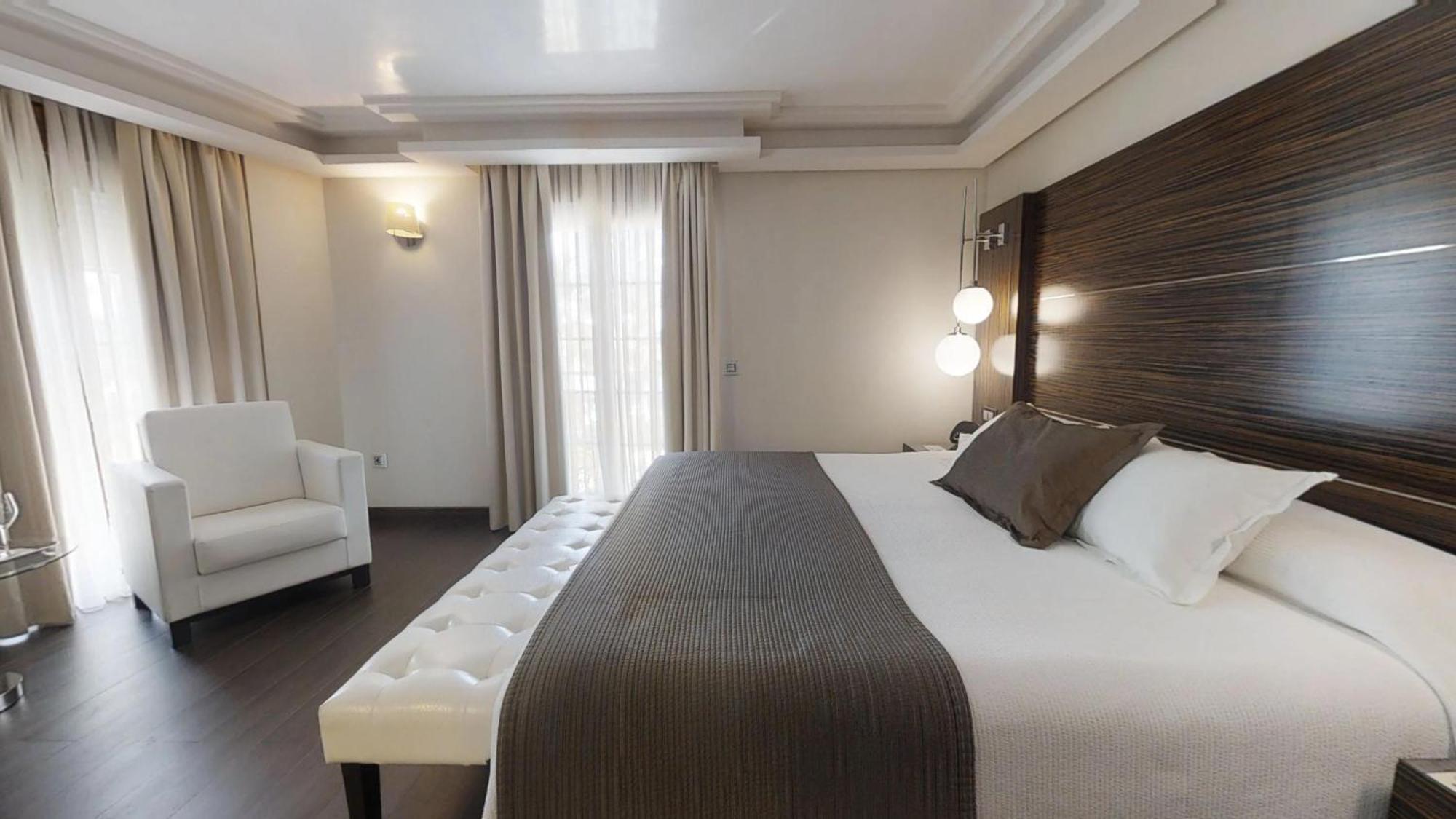 Suite city view for 5 Guests