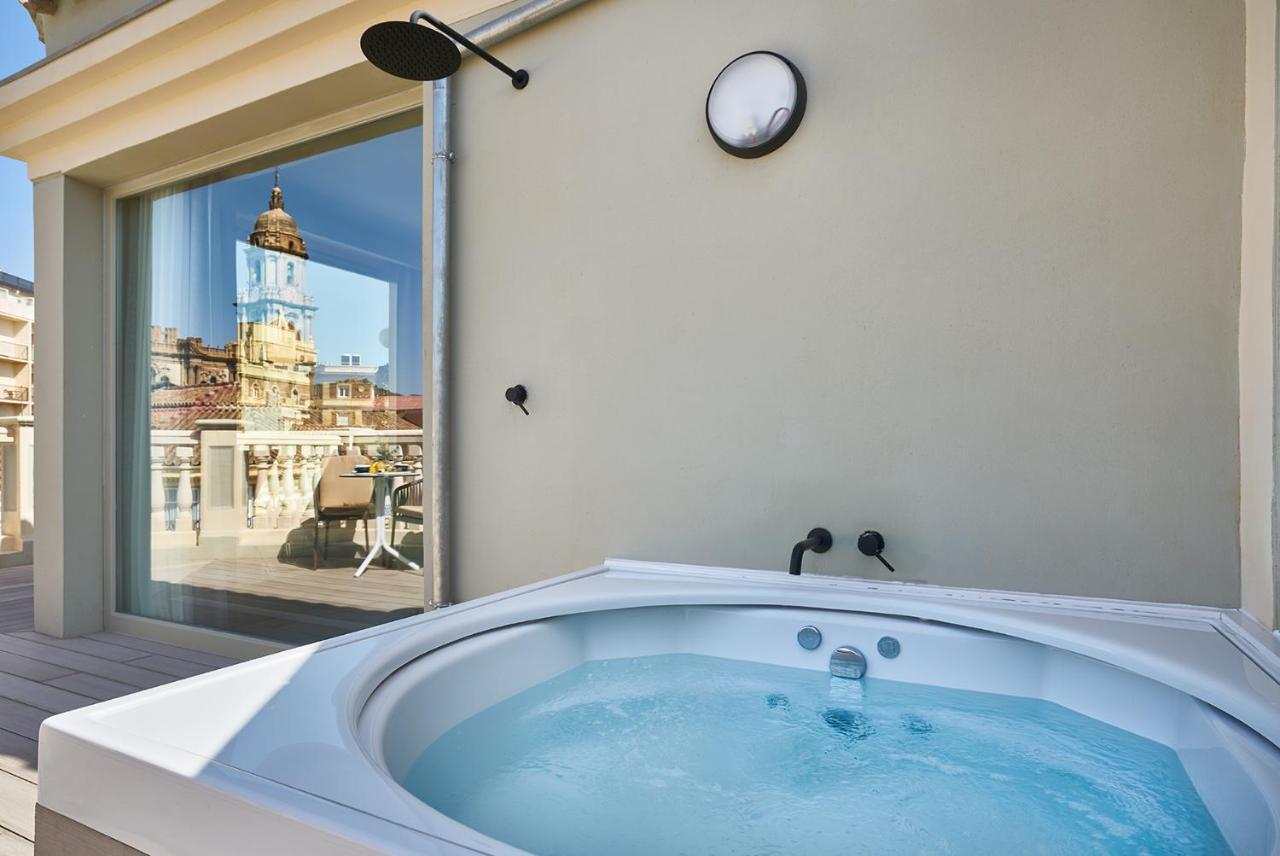 Luxe Essence View Larios