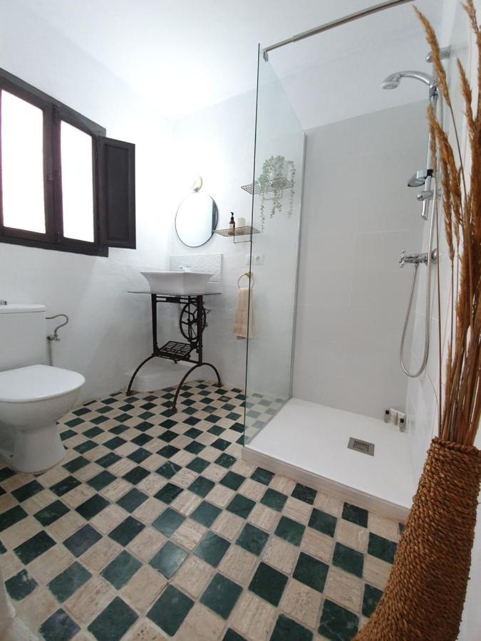 Double Room,1297794919:JPEG