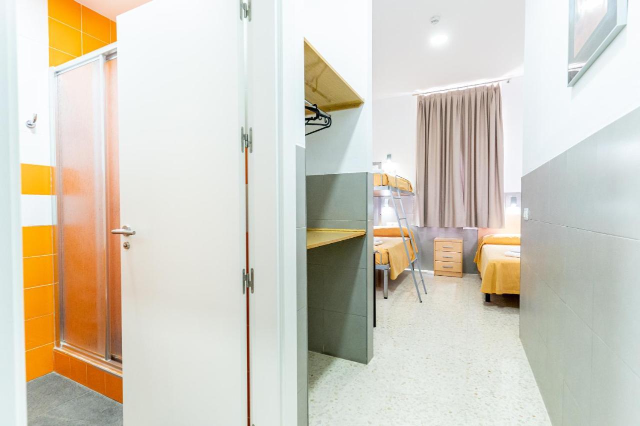 Triple Room Bathroom