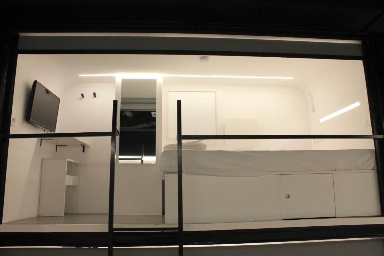 Double Capsule,1413646505:JPEG