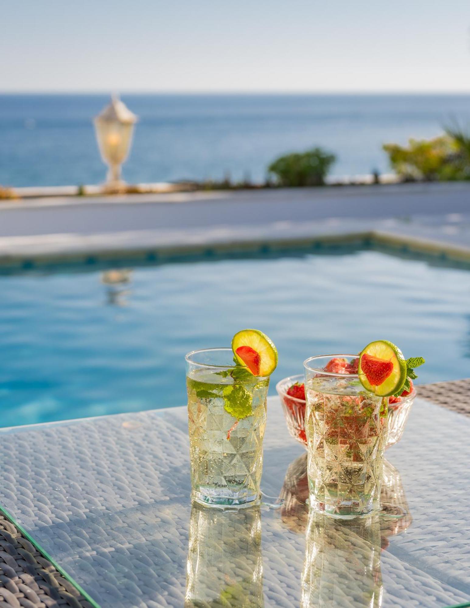 Villa Beach Front,1542661012:JPEG