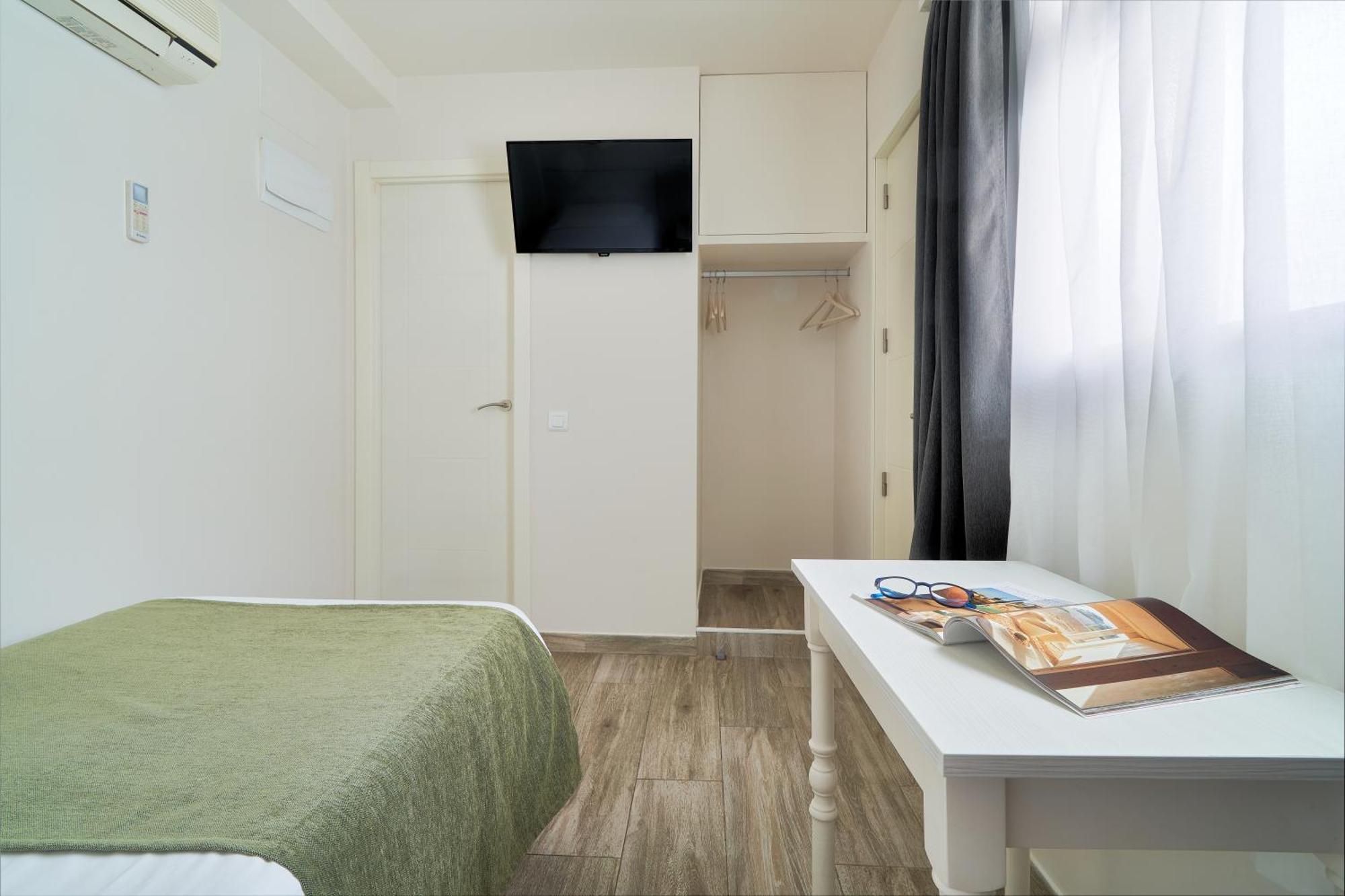 Economy Single Room
