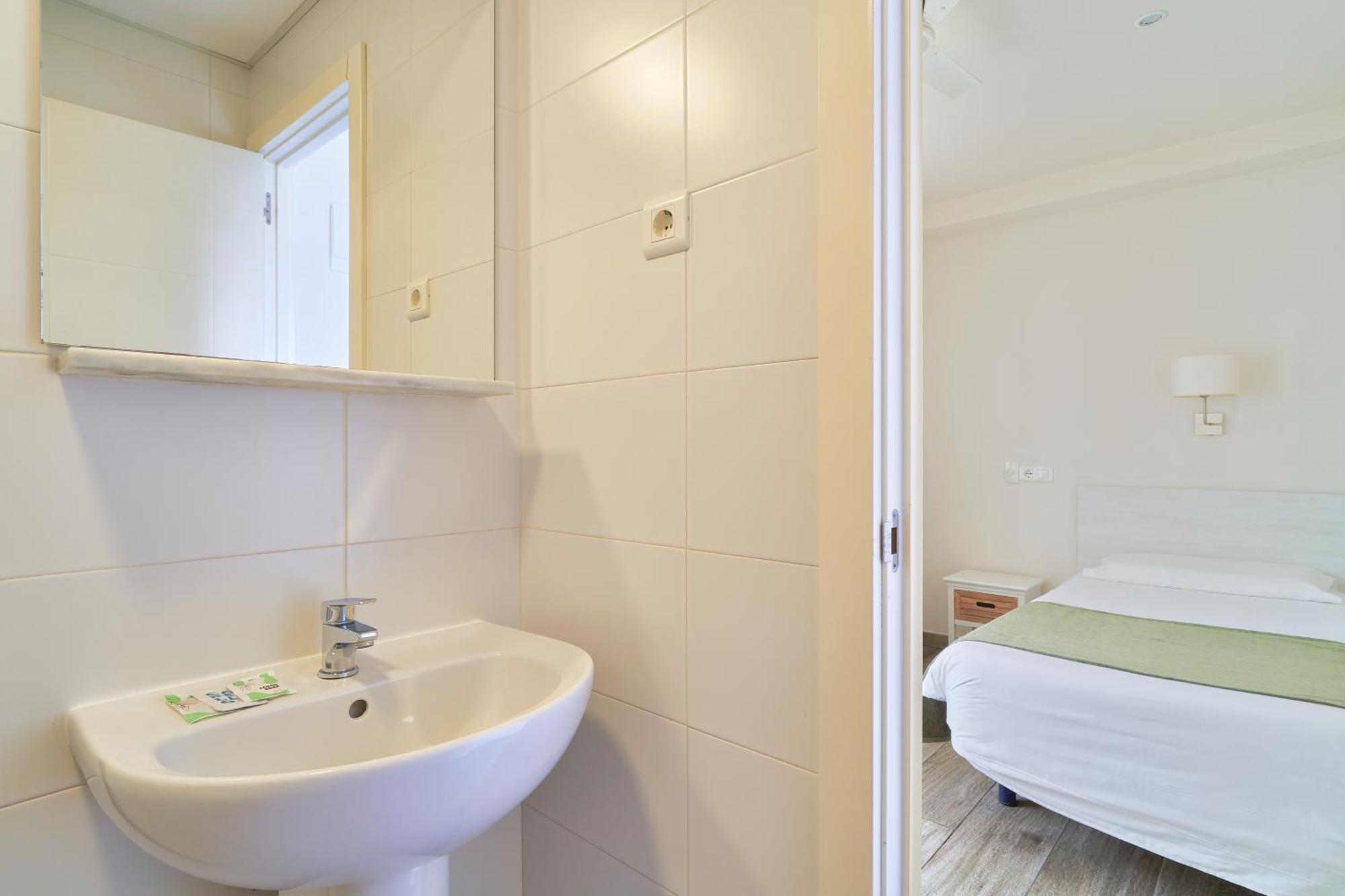 Economy Single Room