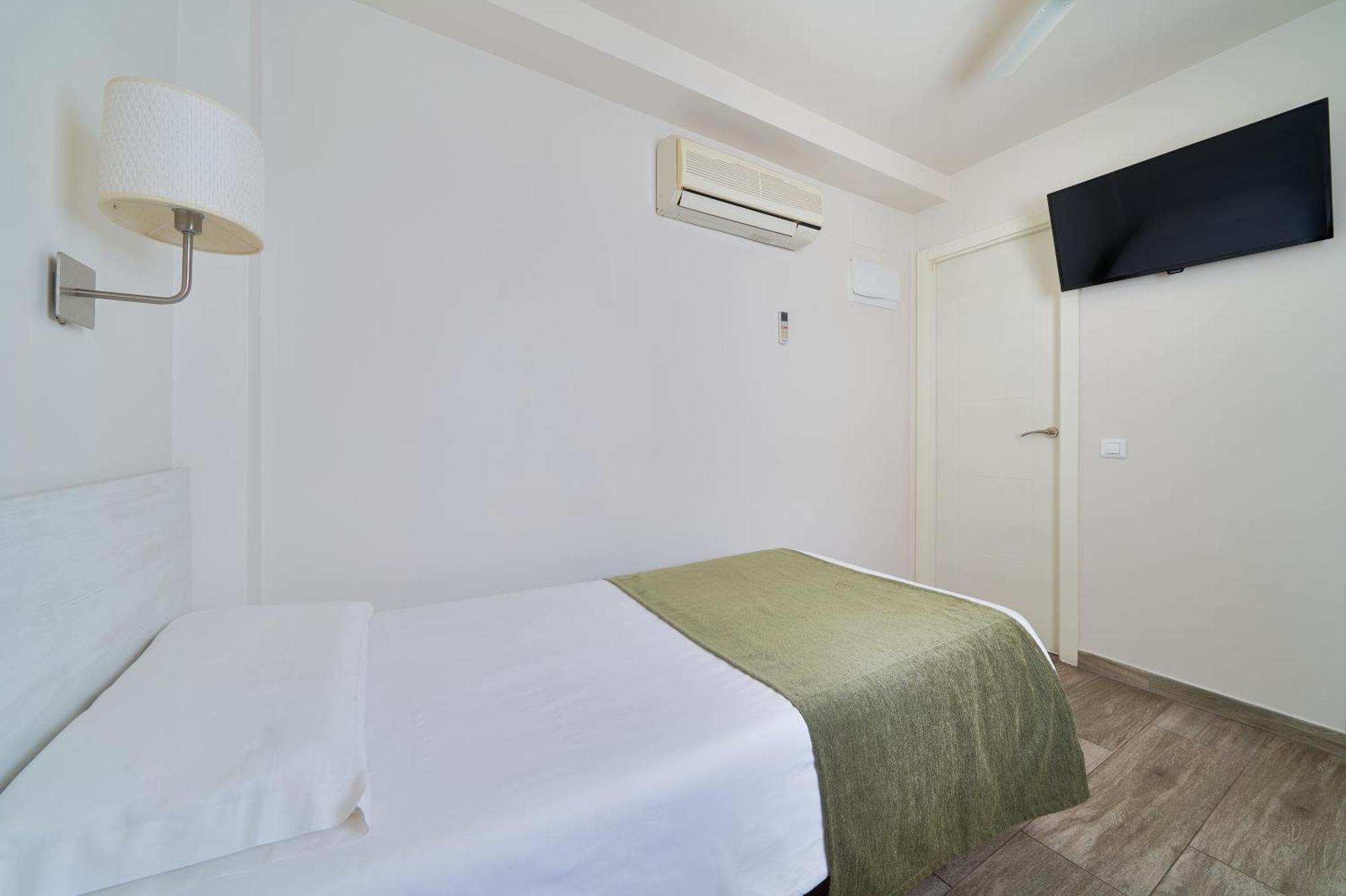 Economy Single Room