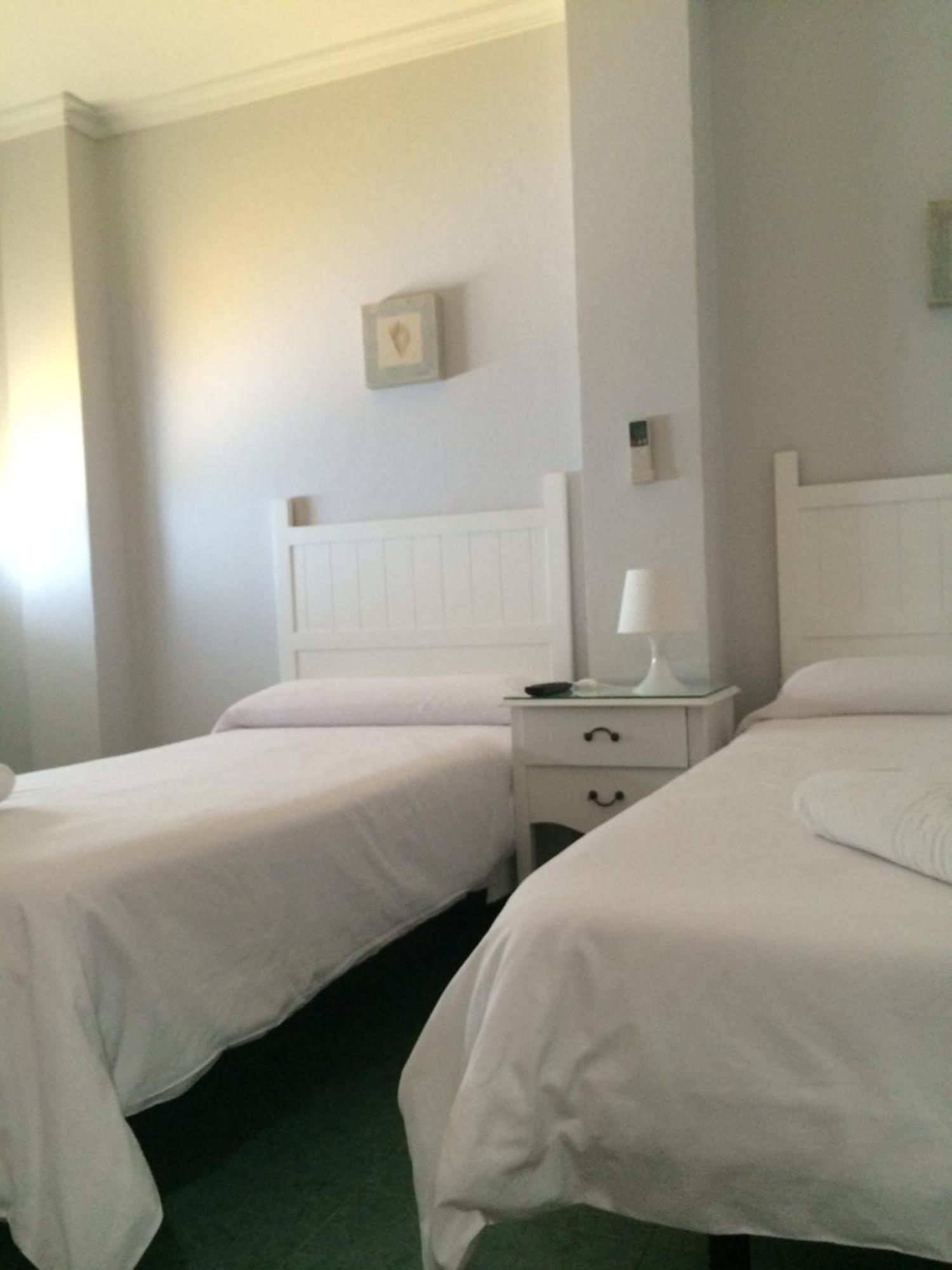 Basic Triple Room,1660303141:JPEG