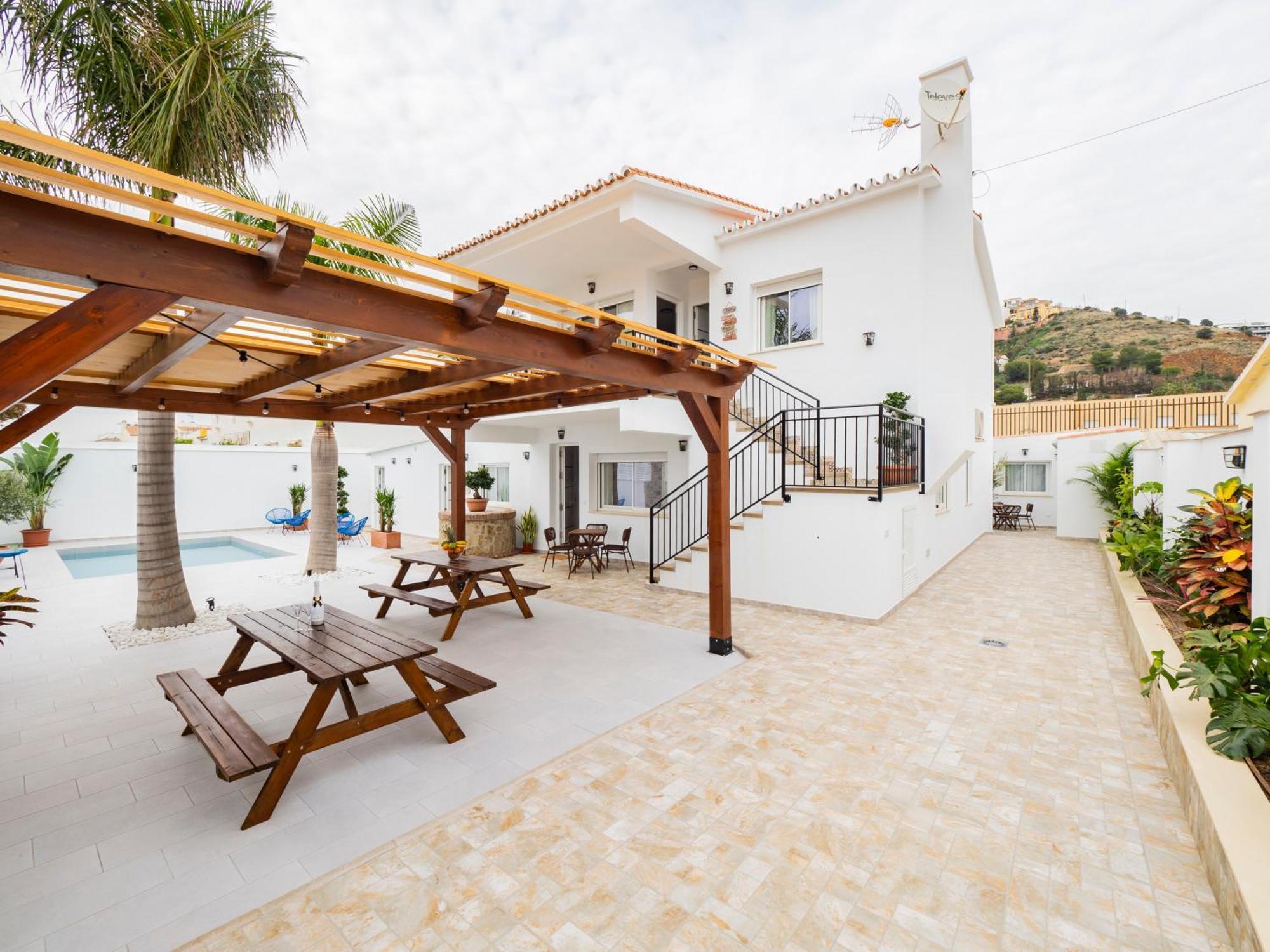 Apartamento de 2 dormitorios con vistas a la piscina