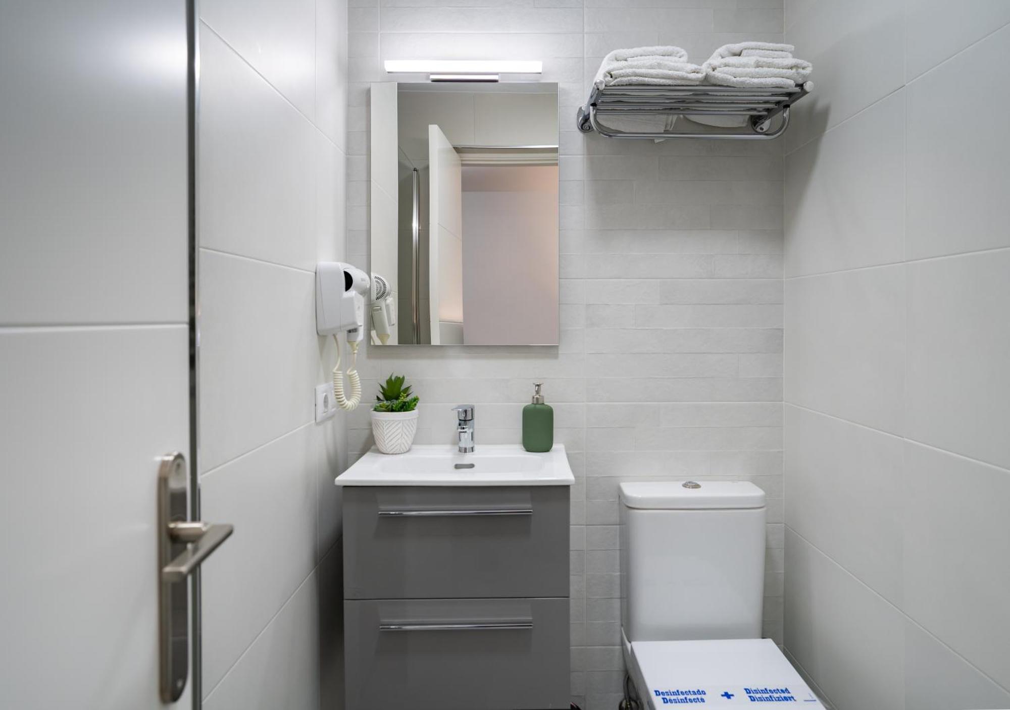 Economy Double Room with Interior View