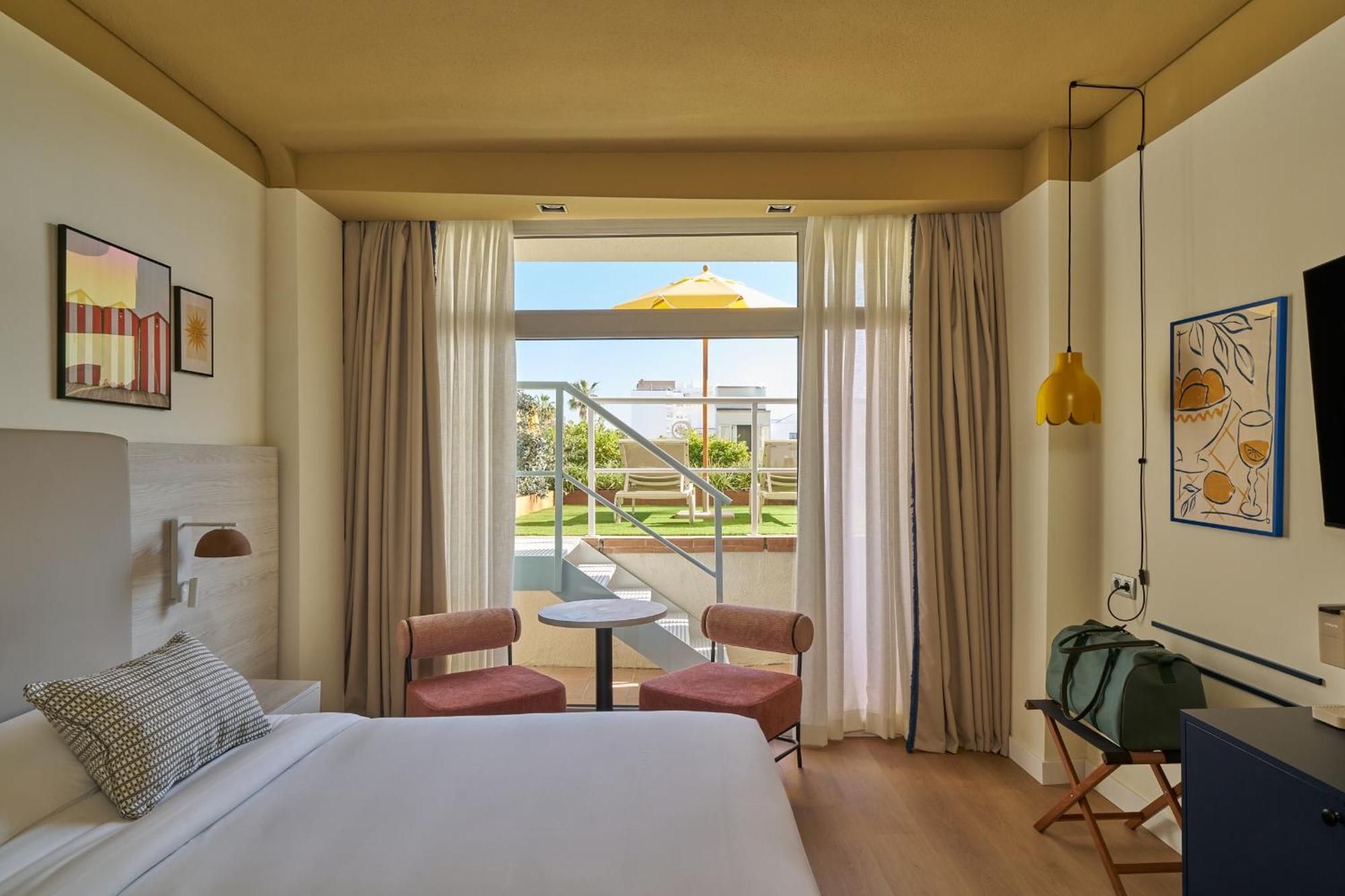 Deluxe Double Room Private Garden