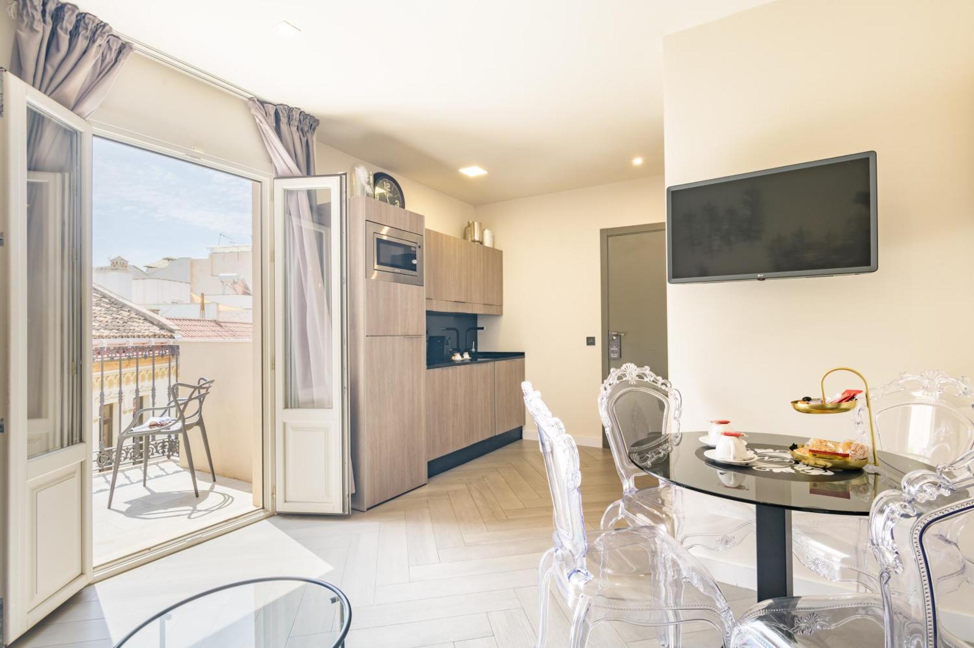 Appartement met 1 Slaapkamer, Balkon en Uitzicht op de Stad