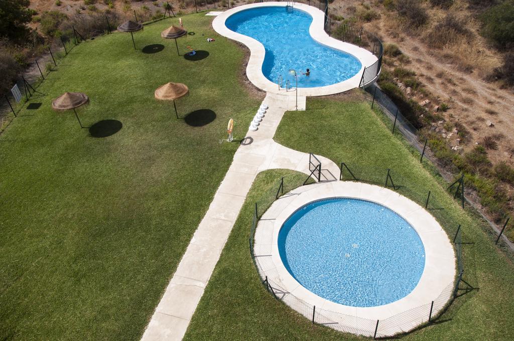 Two-Bedroom Apartment with Sea view and Hot Tub,180293115:JPEG