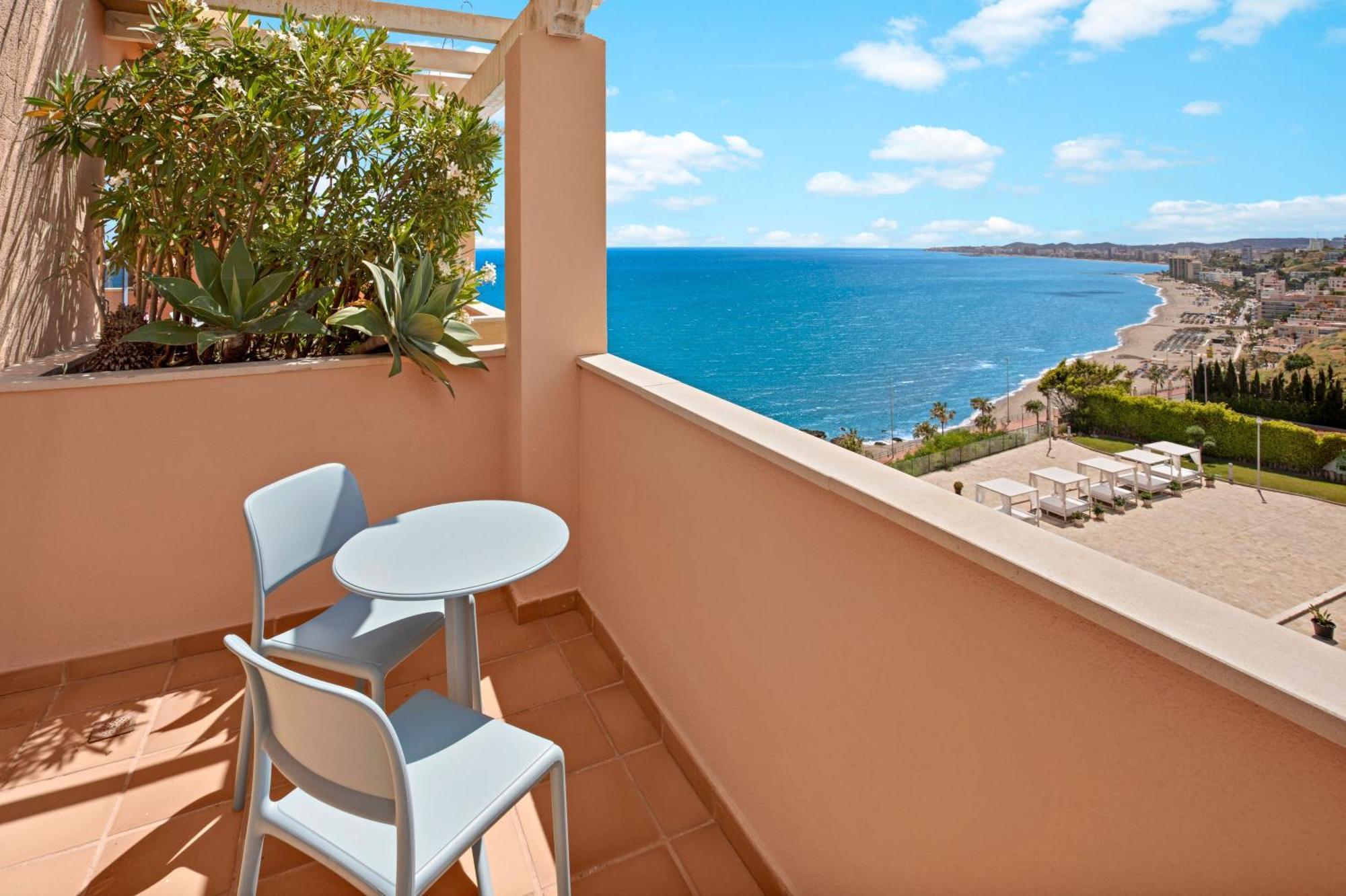 One Bedroom Apartment Sea View