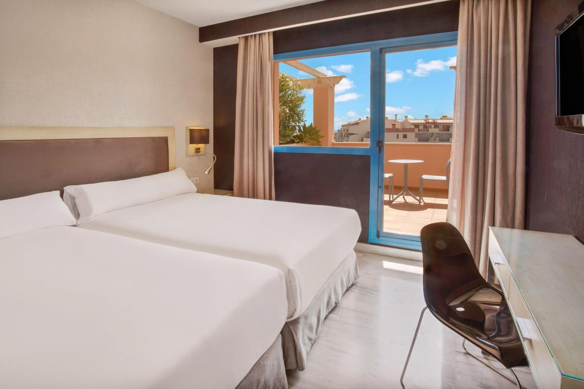One Bedroom Apartment Sea View