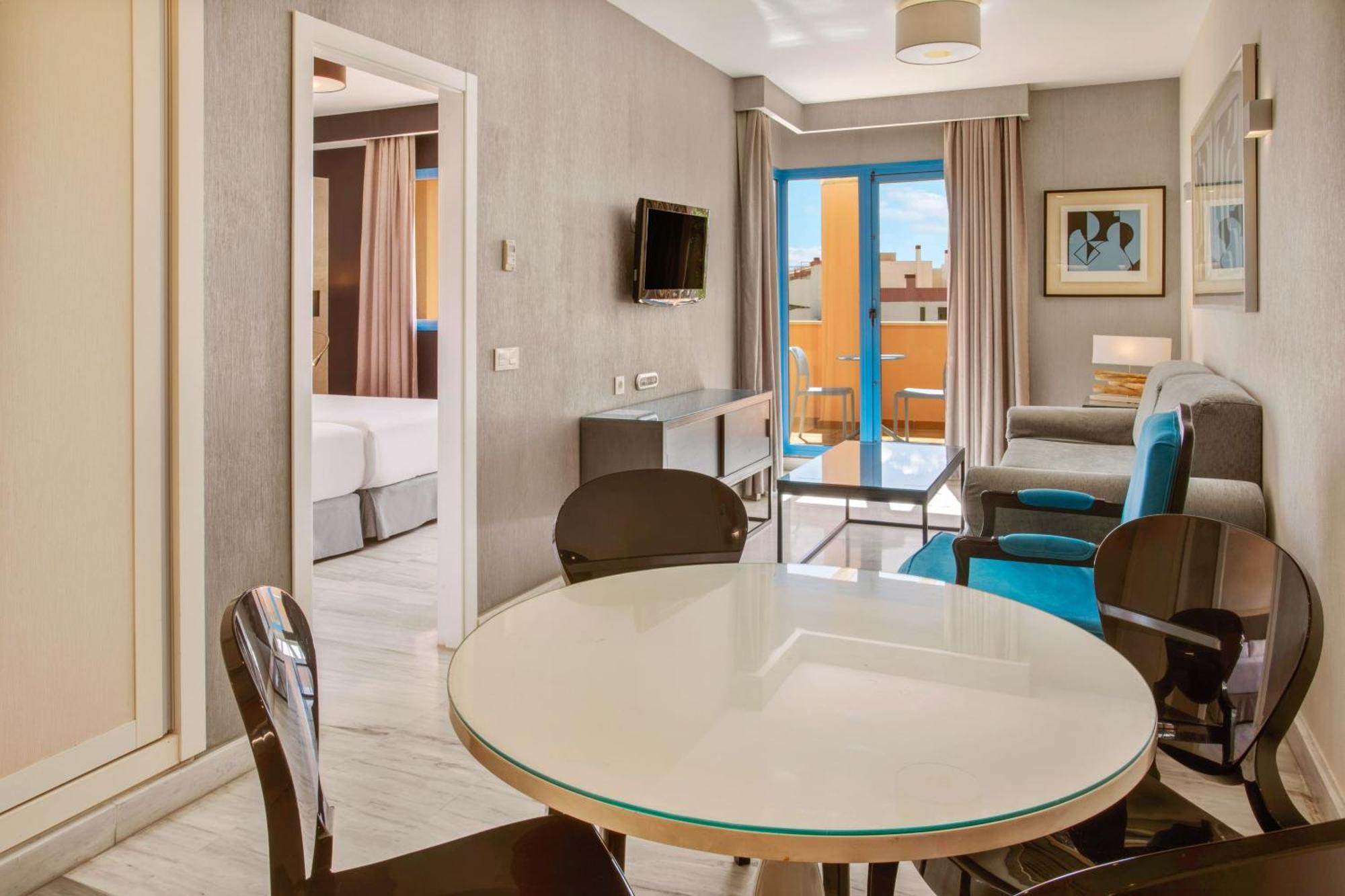 One Bedroom Apartment Sea View