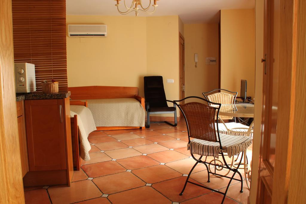 Standard Studio,250338137:JPEG