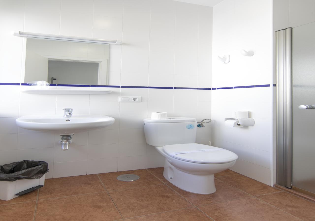 Twin Room Bathroom