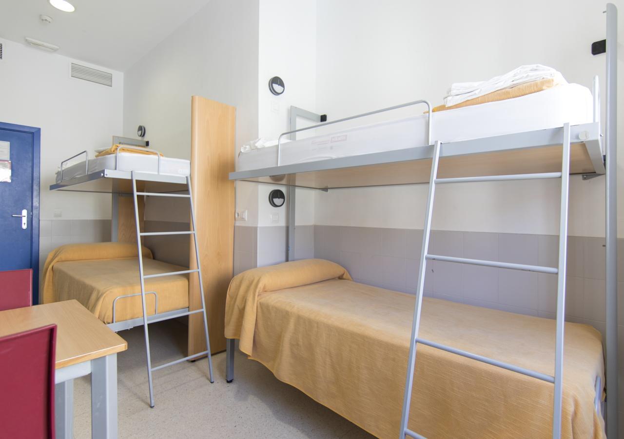 Quadruple Room Bathroom