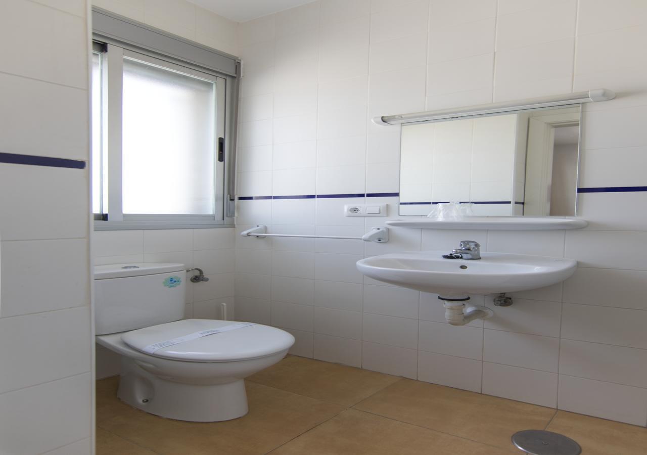 Twin Room Bathroom
