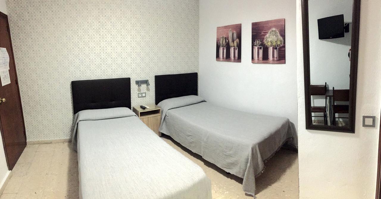 Budget Twin Room,644726220:JPEG