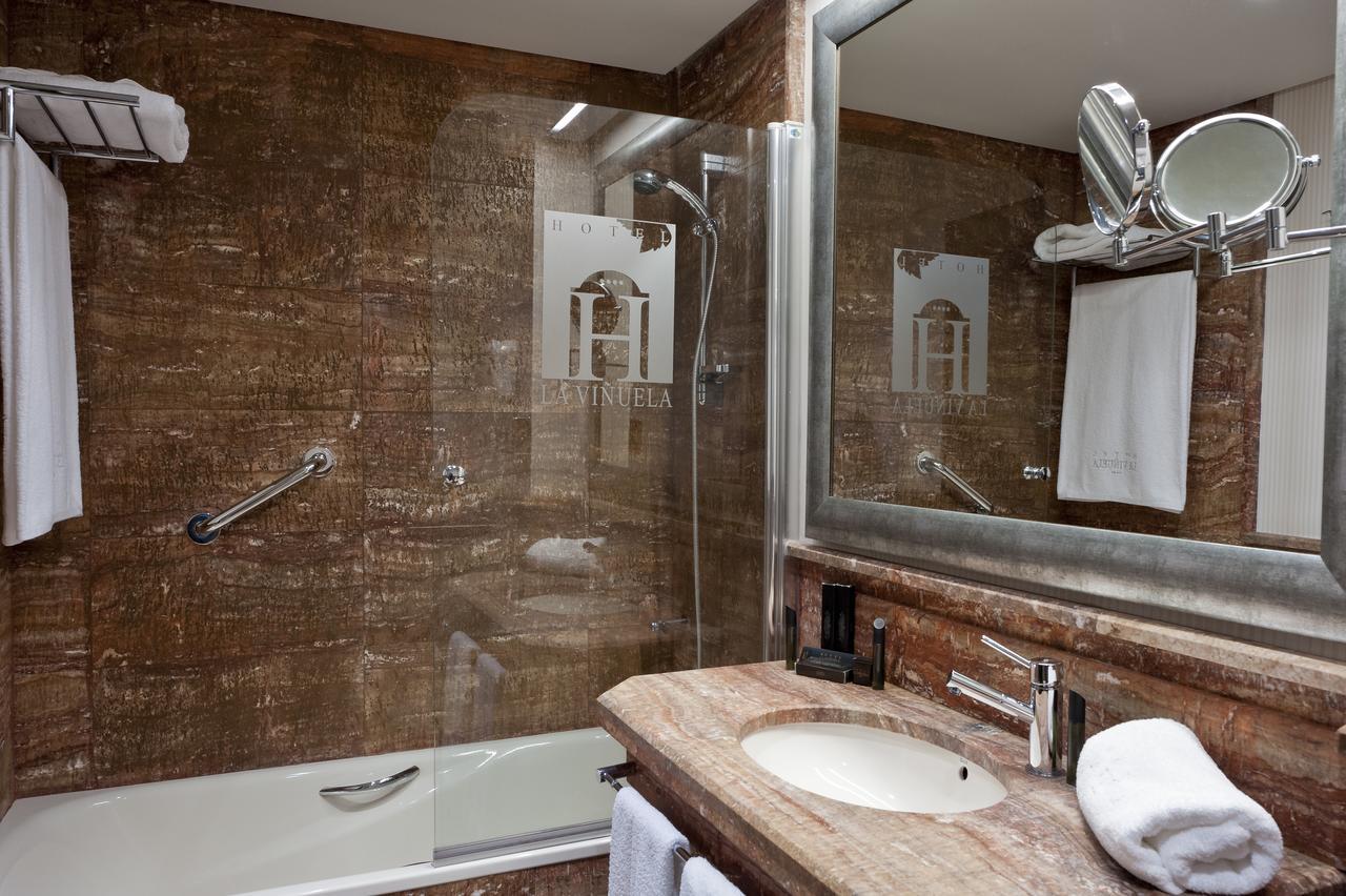 Habitación Doble Superior con vistas al lago (3 adultos)