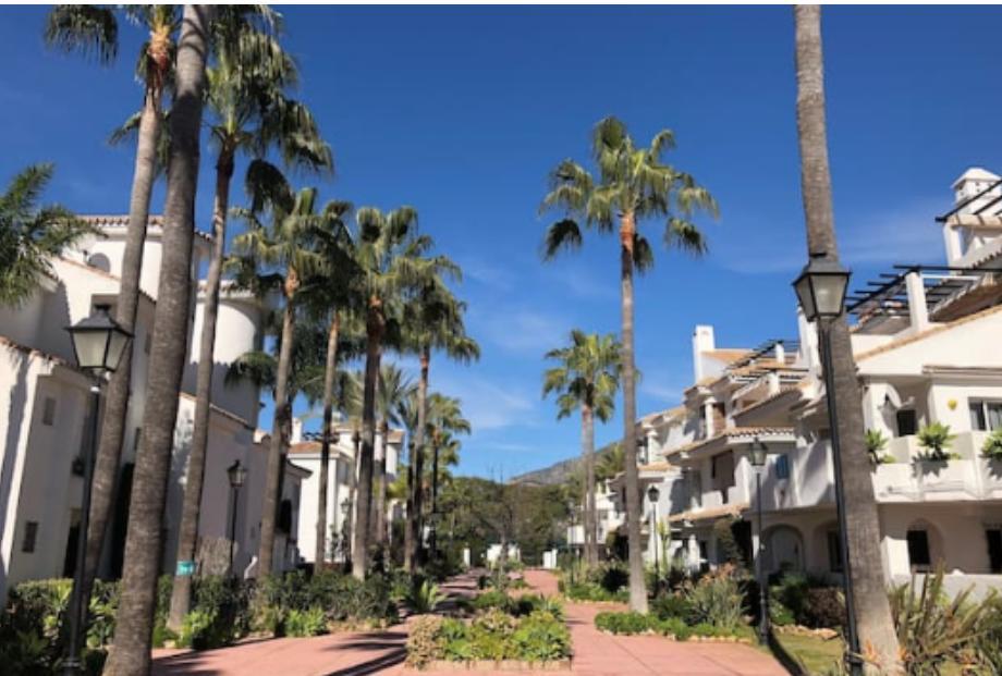 Duplex Apartment,633141960:JPEG