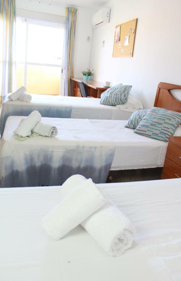 Triple Room with Shared Bathroom,817914698:JPEG