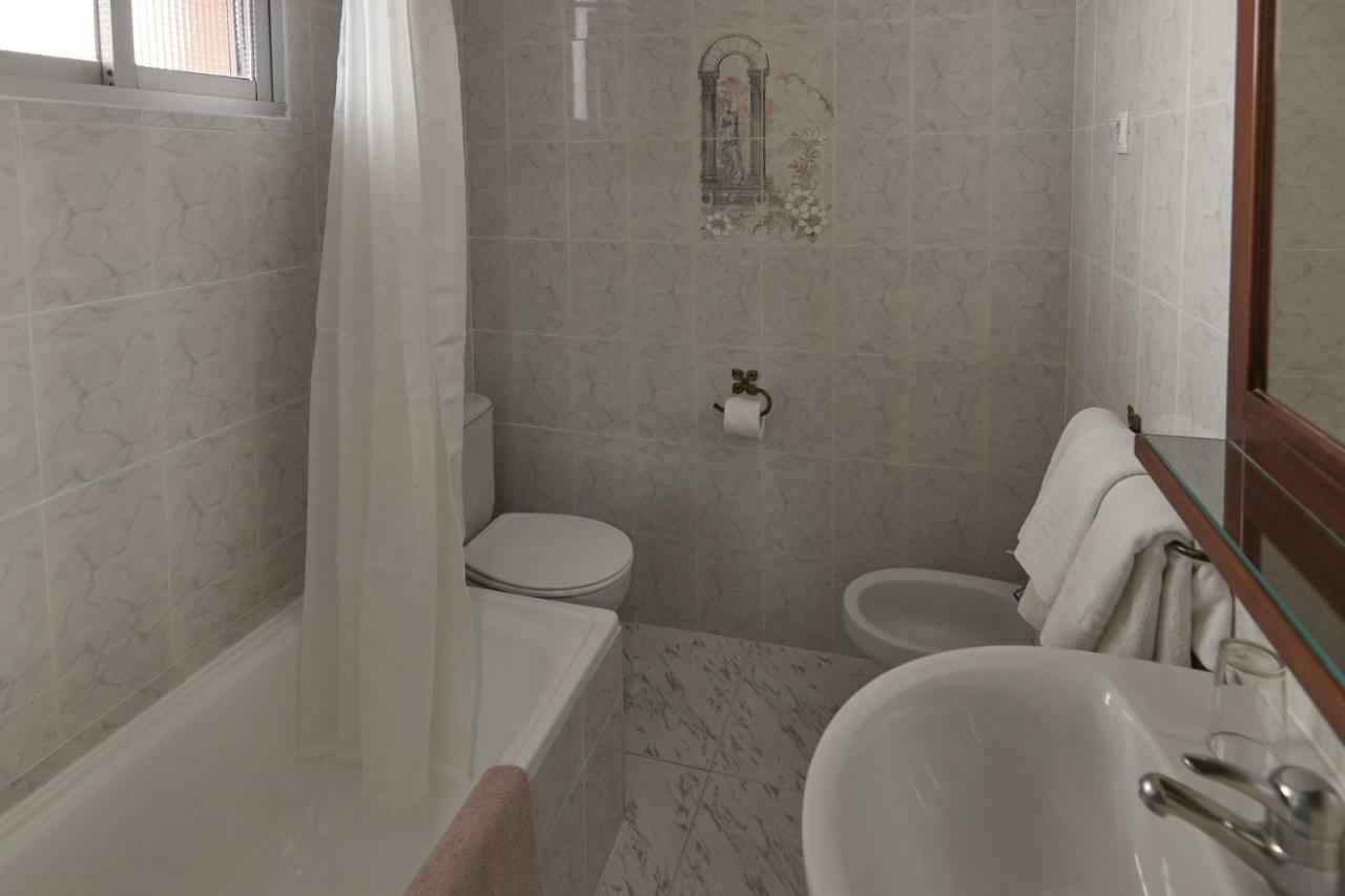 Triple Room Private Bathroom,903251080:JPEG