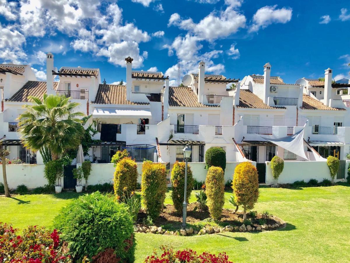 Five-Bedroom House,922777228:JPEG