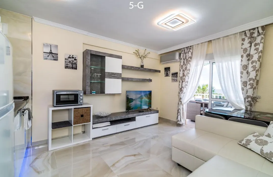 Always Happy 1 Bdr 6G And 5G Puerto Marina Views-1