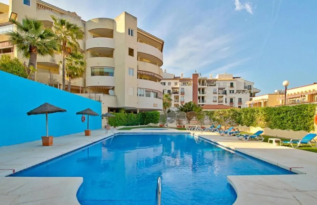 Chic Beachfront Flat With Amazing Sea Views And Private Indoor Parking-1