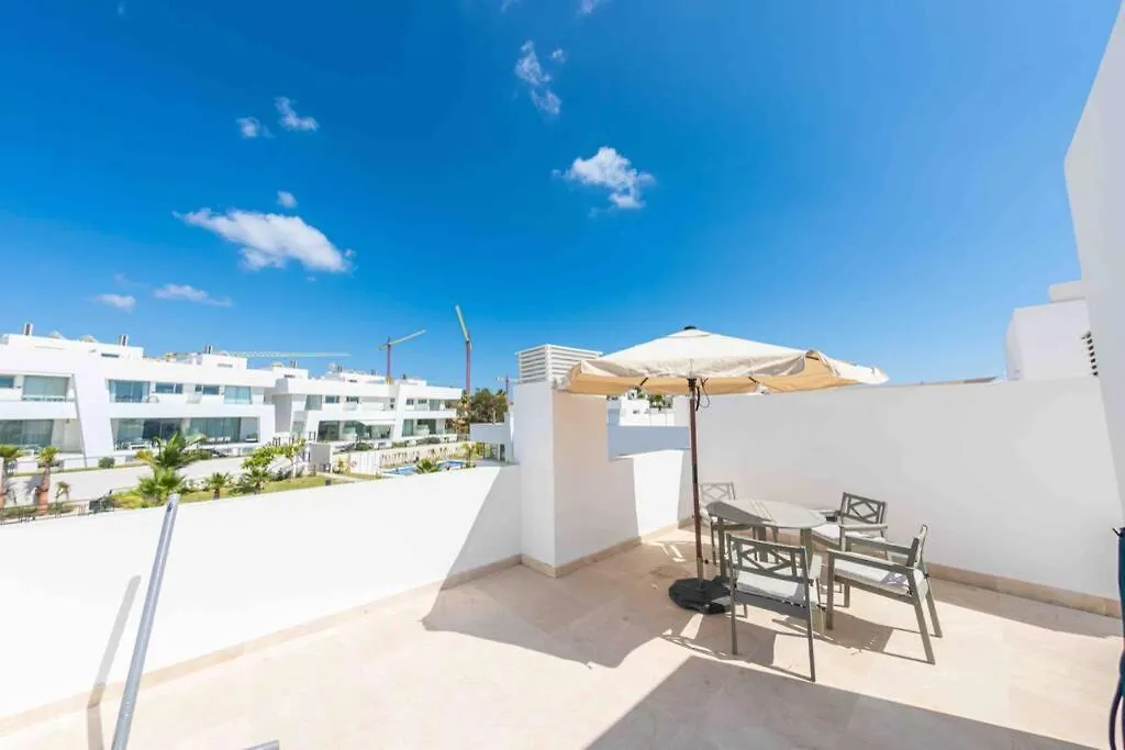 New Top Townhouse With Private Pool/4Bdr/3.5Bath-1