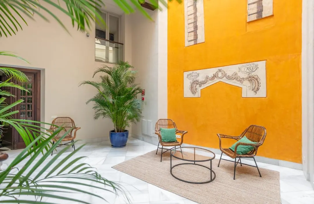 Apartamentos Pinar Málaga Centro - Calle Granada-1