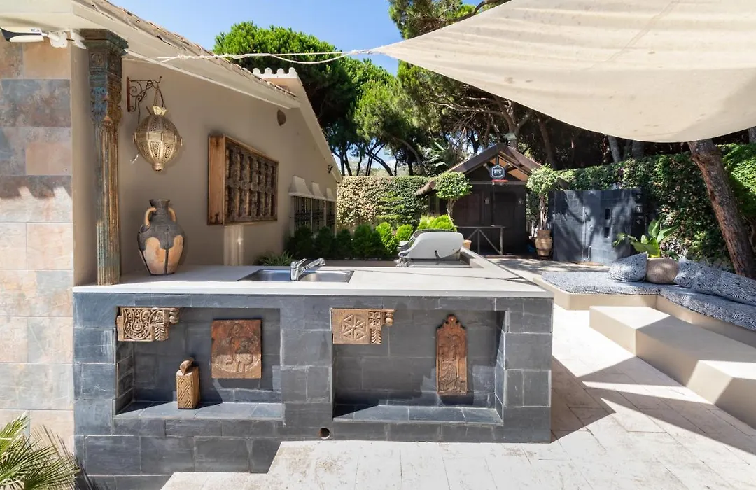 Villa In Puerto Cabopino-1