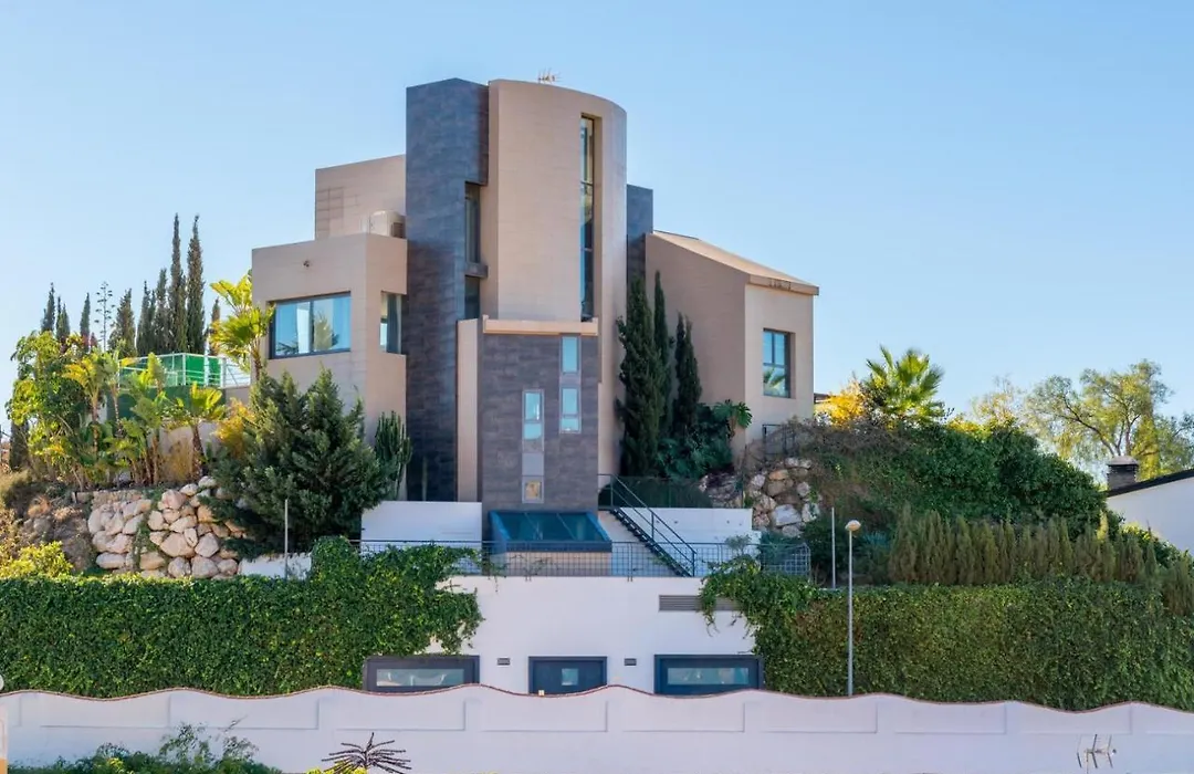 Luxury Villa With Swimming Pool And Amazing Views-1