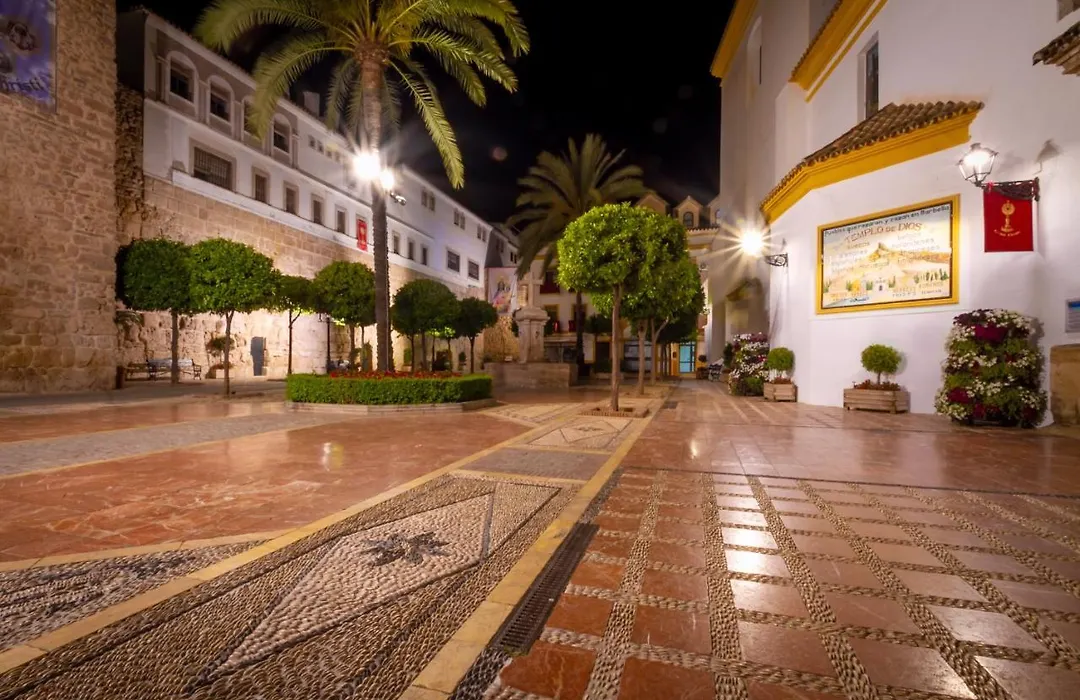 Marbella Banus Suites - Iris Tropical Garden Banus Suite Apartment-1