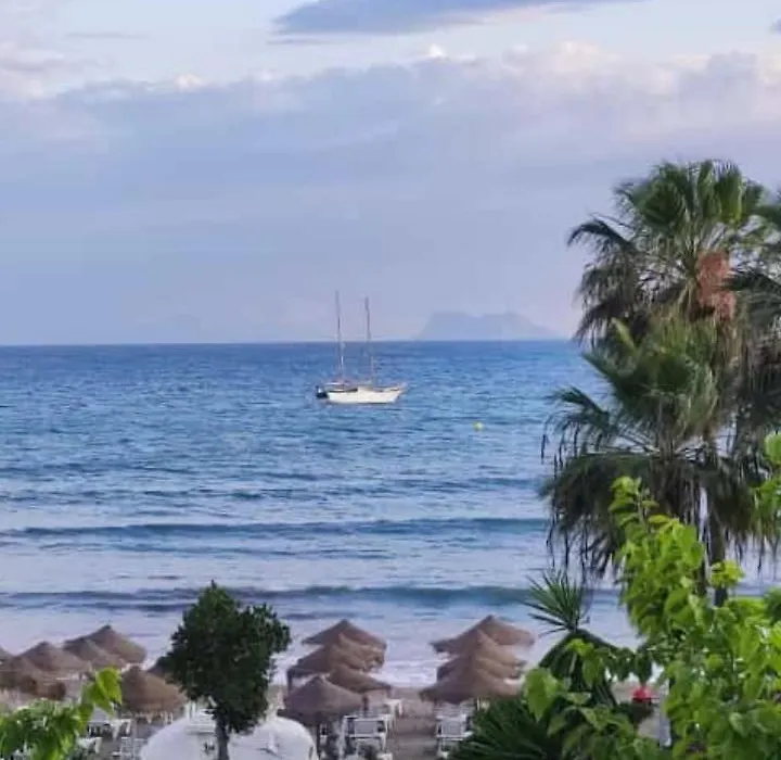 Apartamento A 150 Metros De La Playa Y Del Puerto Deportivo-1