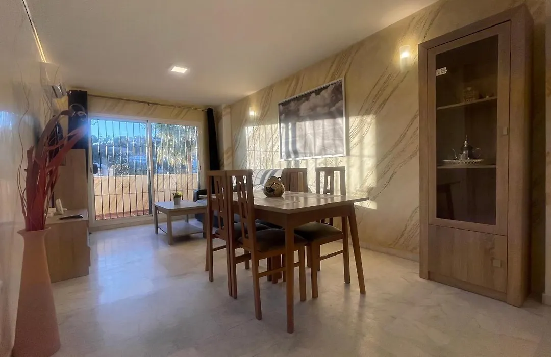 Apartamento Con Vista A La Piscina-1