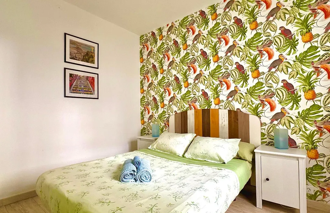 Quiet 3-Bedroom House Near Town Hall & Centre-1