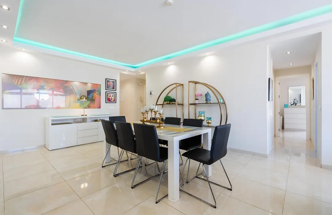Marbella Home Rentals - Beachfront Luxury Apartment, 5Br Playas Del Duque-1
