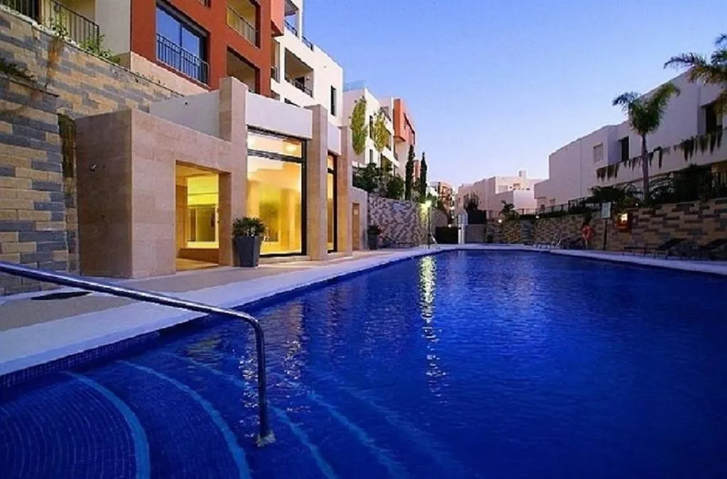 Luxurious Apartment With Spa Area-1