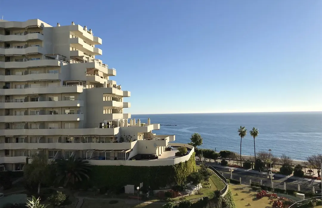 Estudios Y Apartamentos Benal Beach-1